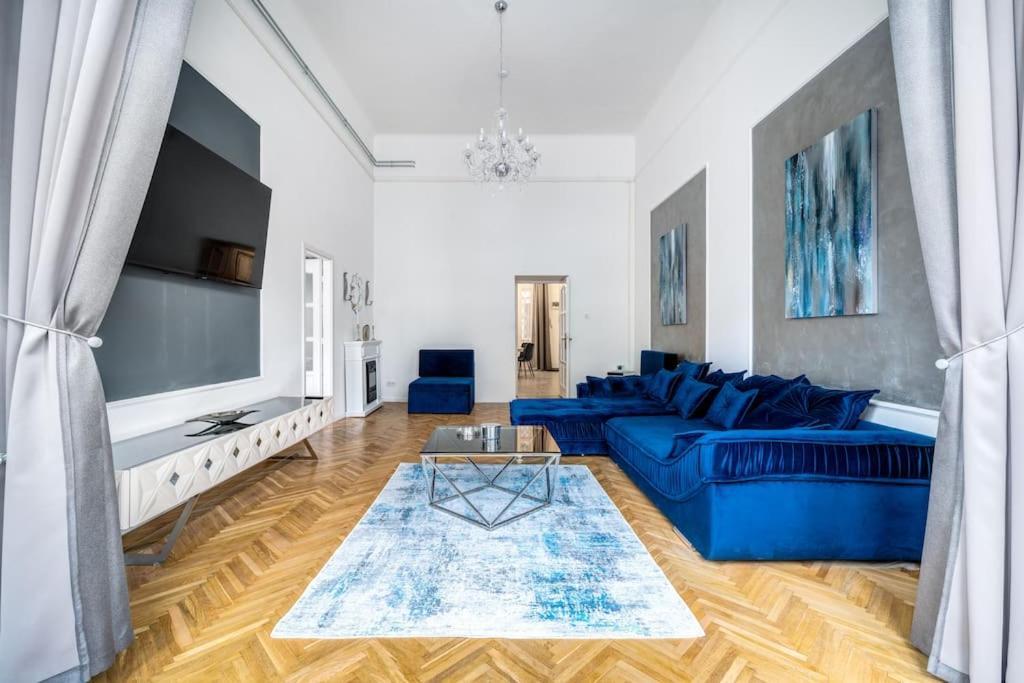 Apartament Andrassy Grandeur With Indoor Parking Budapeszt Zewnętrze zdjęcie