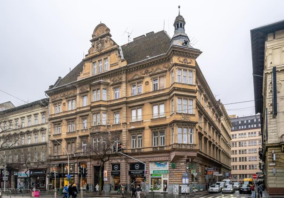 Apartament Andrassy Grandeur With Indoor Parking Budapeszt Zewnętrze zdjęcie